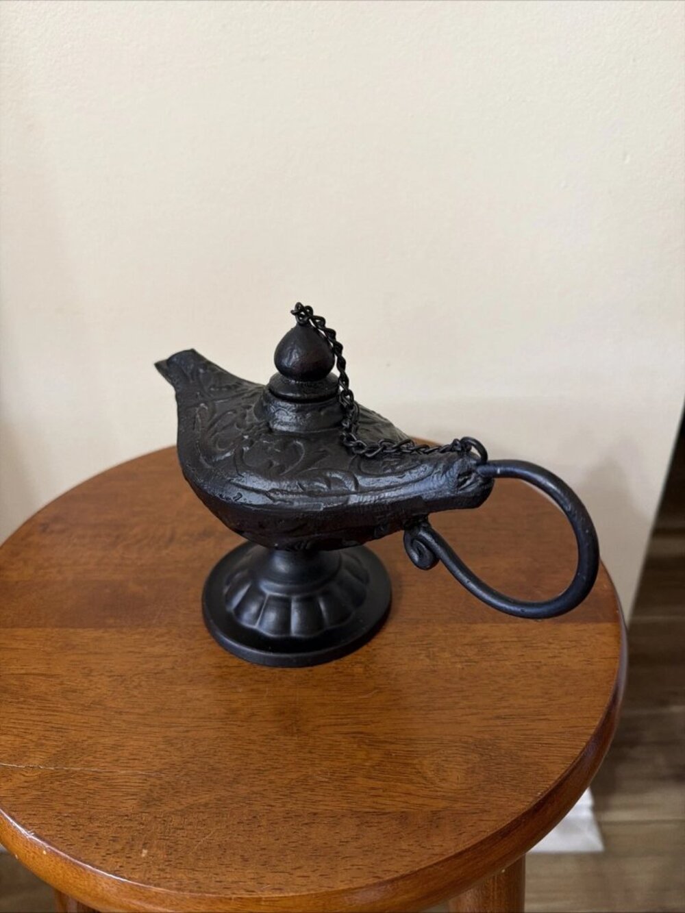 Vintage Cast Iron "Aladdin's" Genie Lamp - Embossed/Open Metal Work - Picture 2 of 10